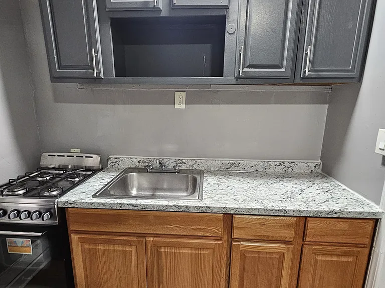 784 Clinton Ave #1E — Photo 7