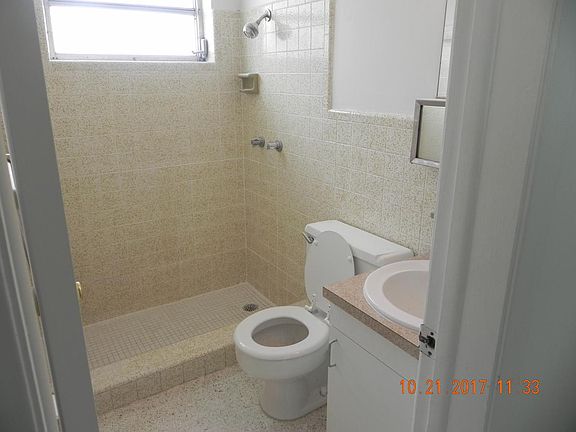 2nd image of 2300 Grant St