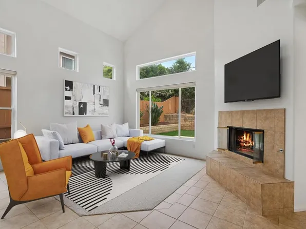 1968 Olivia Gln, Escondido, CA 92025