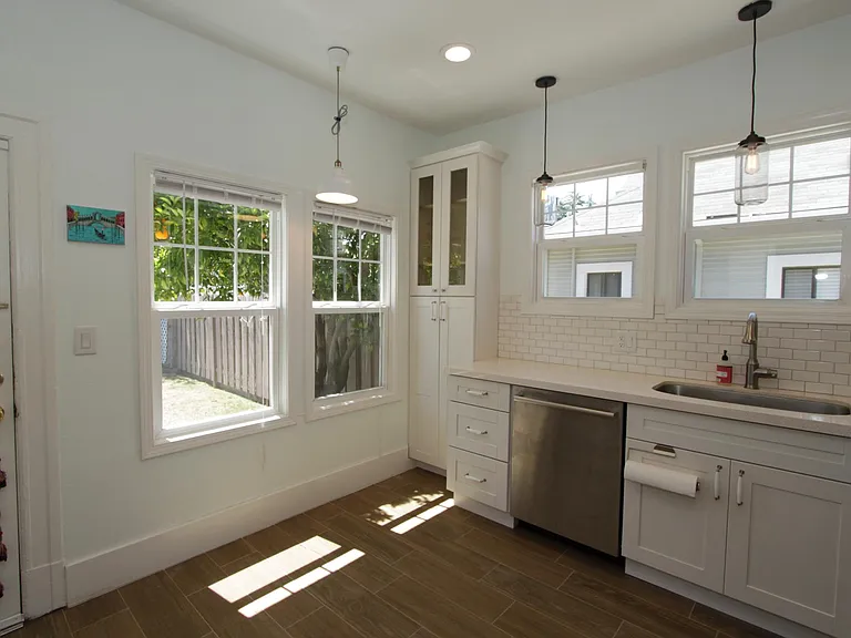 453 Wisnom Ave — Photo 13