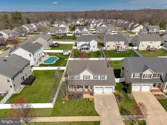 3rd image of 23680 Coventry Dr