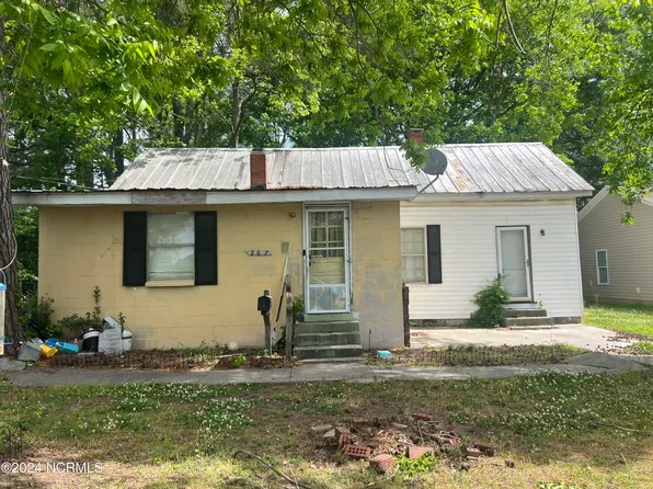 207 E Preston Street, Selma, NC 27576