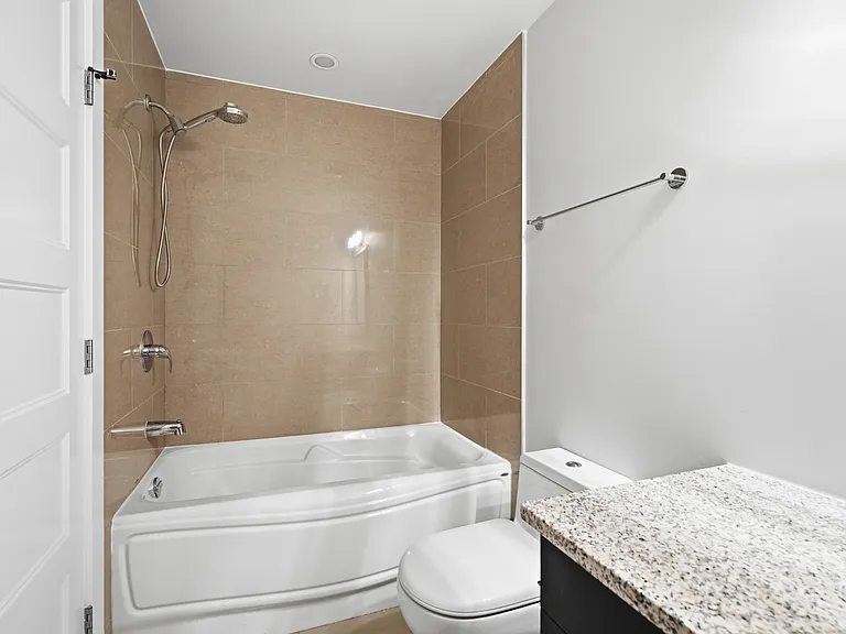 15 Kings Wharf Pl #406 — Photo 13