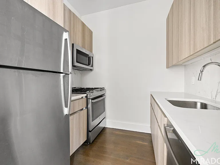 15 Park Row #11C — Photo 10