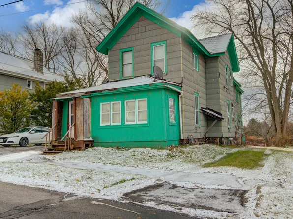 16 E 11th Avenue, Gloversville, NY 12078