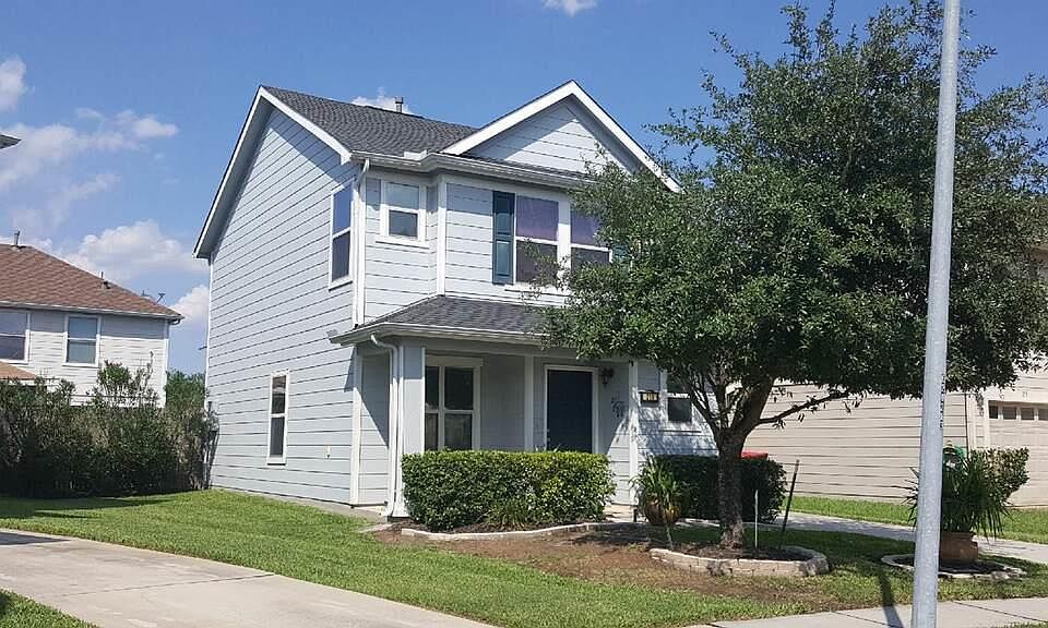 1st image of 215 Silky Leaf Dr
