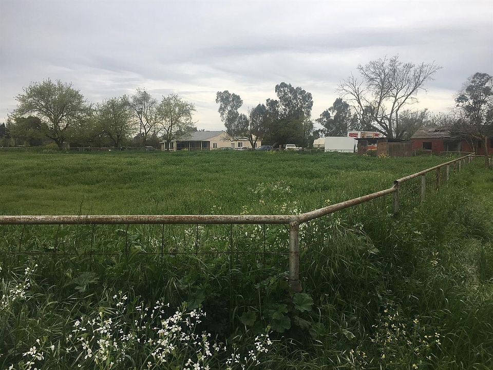 2nd image of 8690 Bradshaw Rd