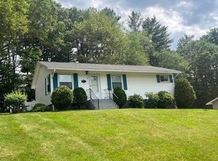 20 Beverly St, Oxford, MA 01540