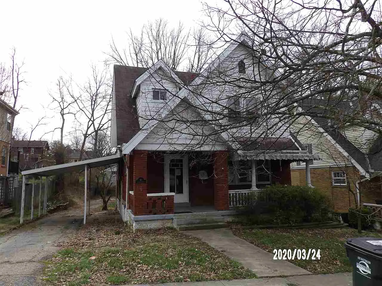 46 Linden Ave photo 1
