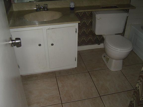 3rd image of 4725 Puritan Cir
