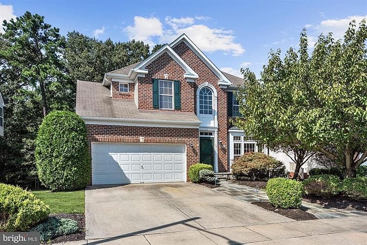 1st image of 15 Wood Lark Dr