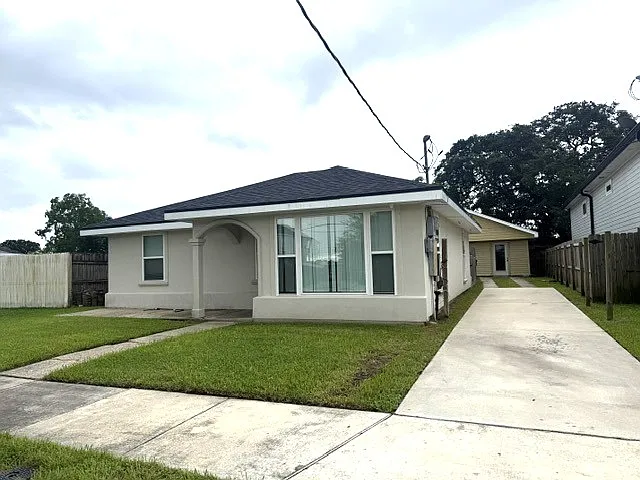 2301 Esteban St — Photo 9