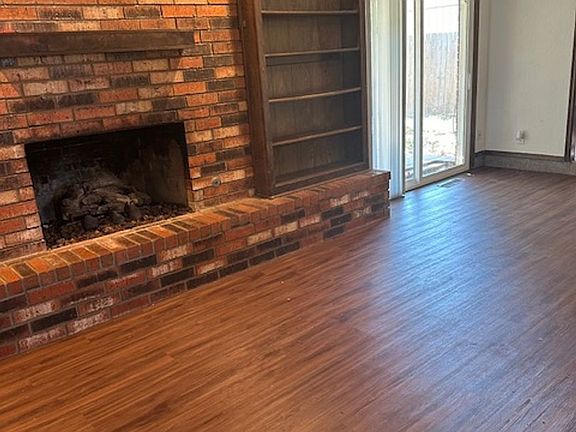 3rd image of 402 Linda Ln