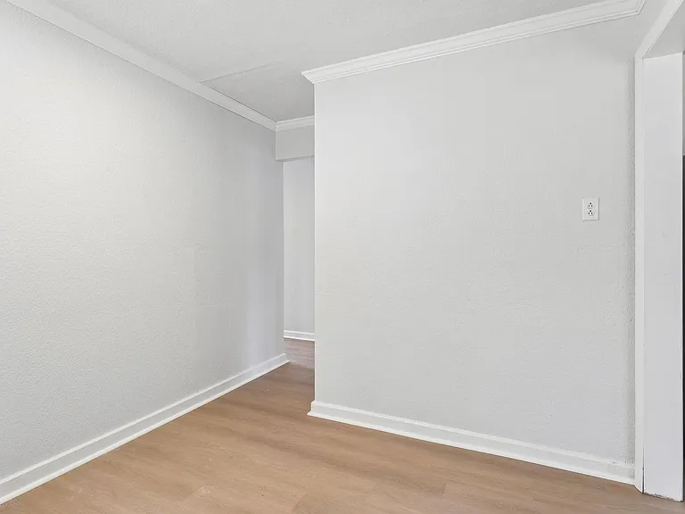 11 Woodhaven Rd — Photo 13