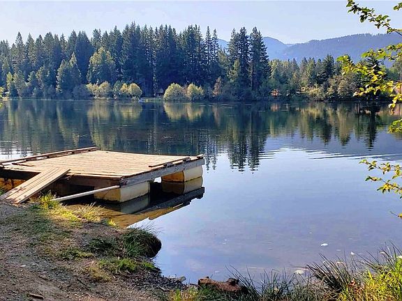 Lovely Lavendar lake awaits...exclusive Pine Glen "residents only" beachfront and dock area. Bring your water toys or hang out o