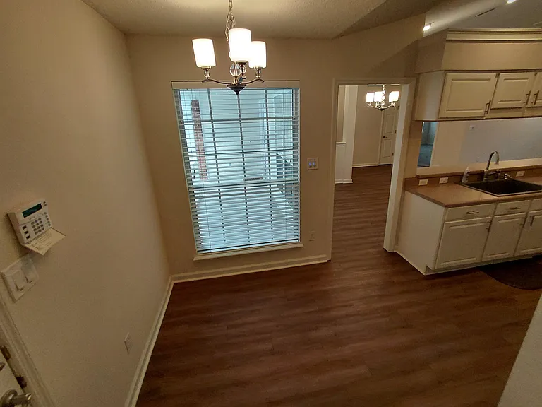 1308 Fern Hill Ct — Photo 8