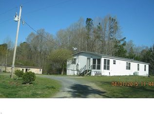130 Ronsha Ln, Robbins, NC 27325