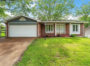 4169 Lisieux Ln, Saint Louis, MO 63129