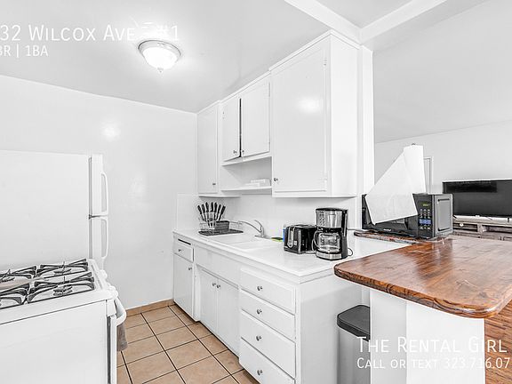 5th image of 932 Wilcox Ave APT 1