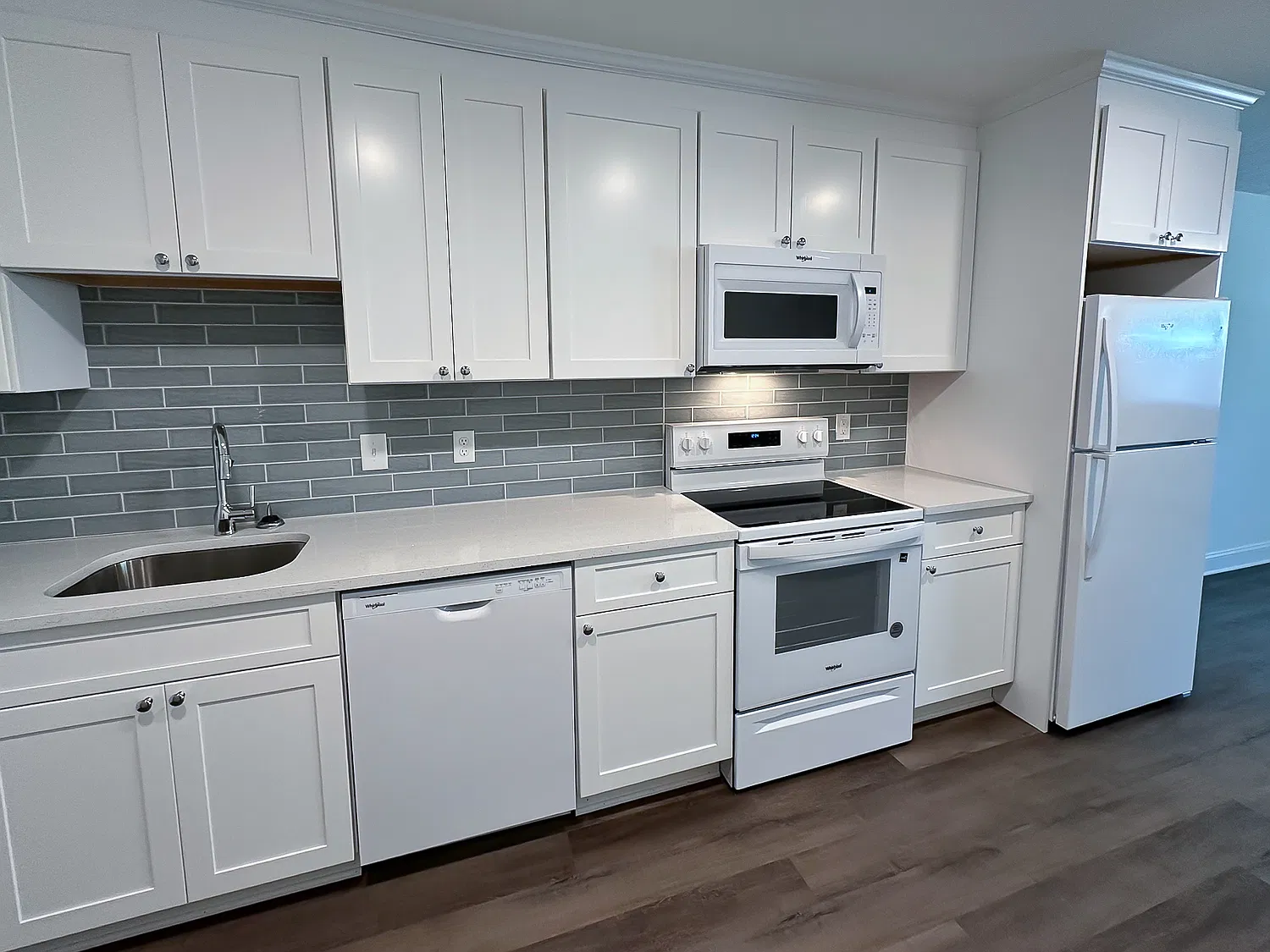 2 bed, 720 sqft, $1,900 — Photo 3