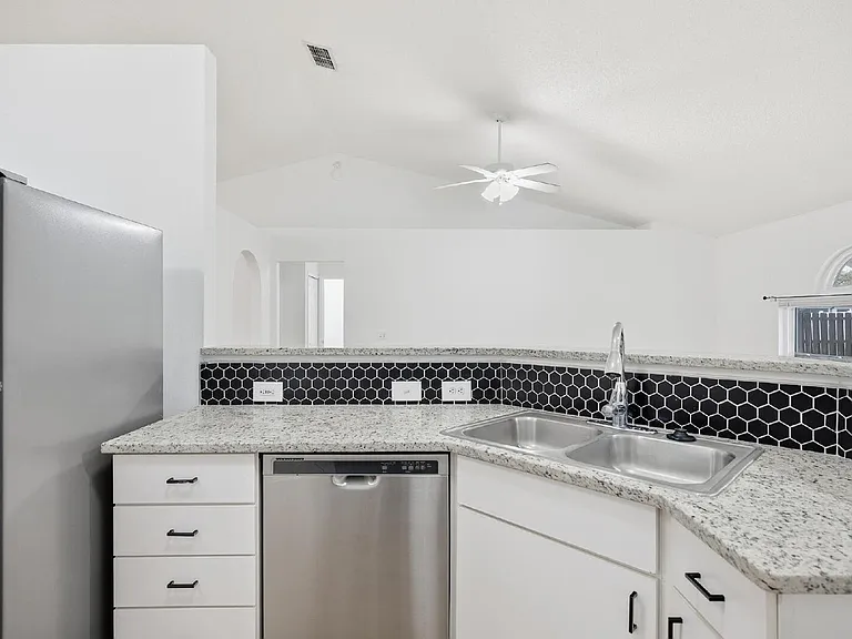 38 Bud Field Dr — Photo 18