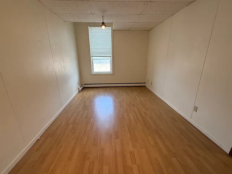 121 State St N #4 — Photo 3