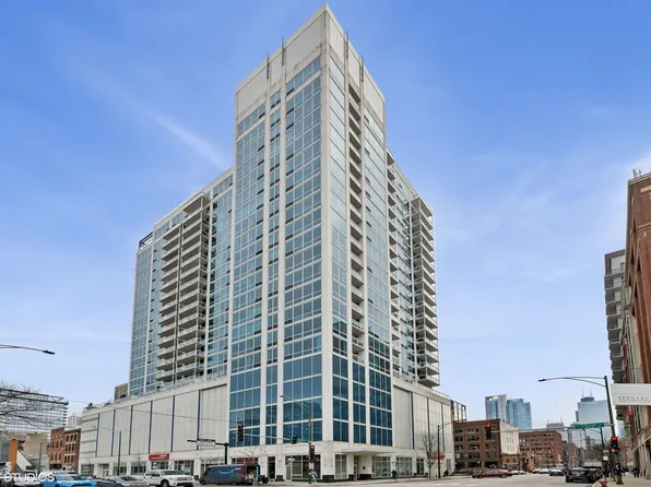 757 N Orleans St #912, Chicago, IL 60610