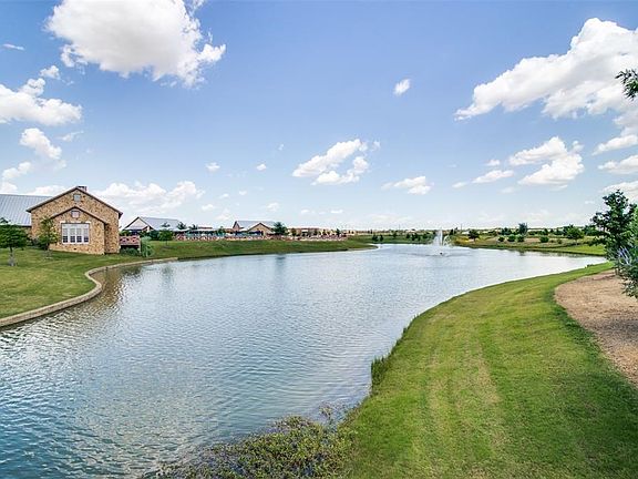 4th image of 1308 Skyflower Ln