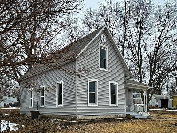 3rd image of 213 N 1st St