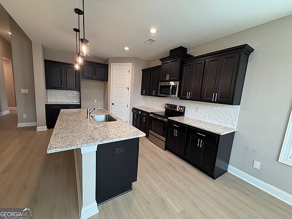2nd image of 417 Otters Ridge Dr