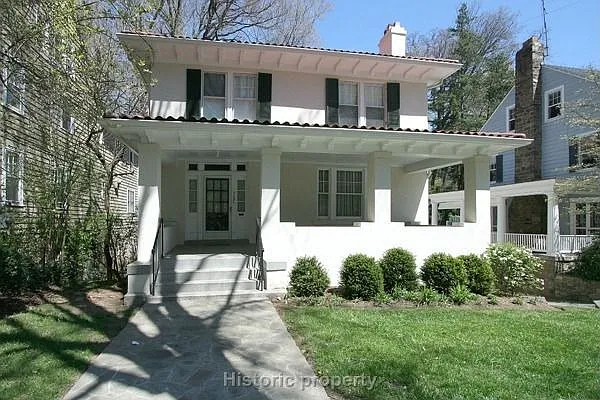 3105 Macomb St NW photo 1