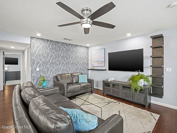 4th image of 200 International Dr APT 207