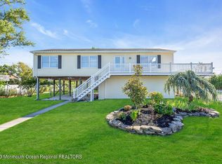 809 Cedar St, Tuckerton, NJ 08087