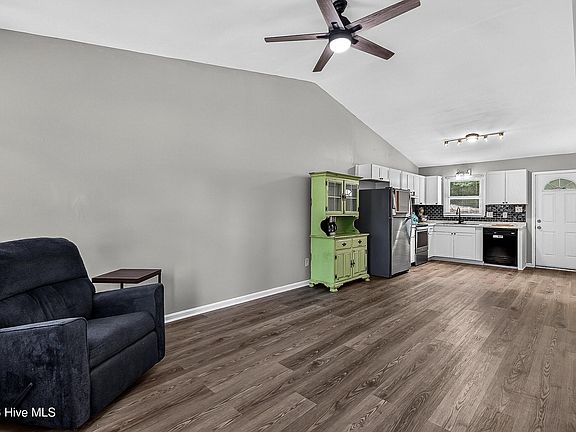 4th image of 222 Cedar Creek Drive