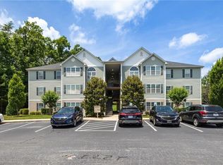 4704 Pennoak Ln APT J, Greensboro, NC 27407