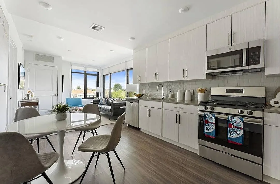 1 bed, $2,900 — Photo 2