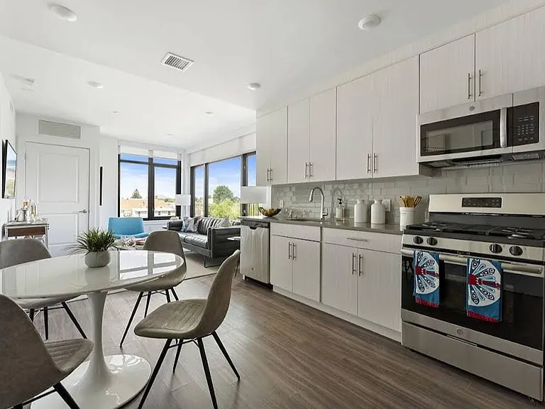 185 Avenue F #1-01 — Photo 2