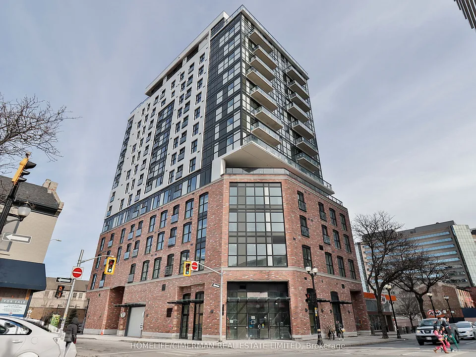 206 King St W #Penthouse 1