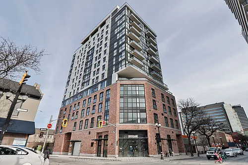 206 King St W Photo 1