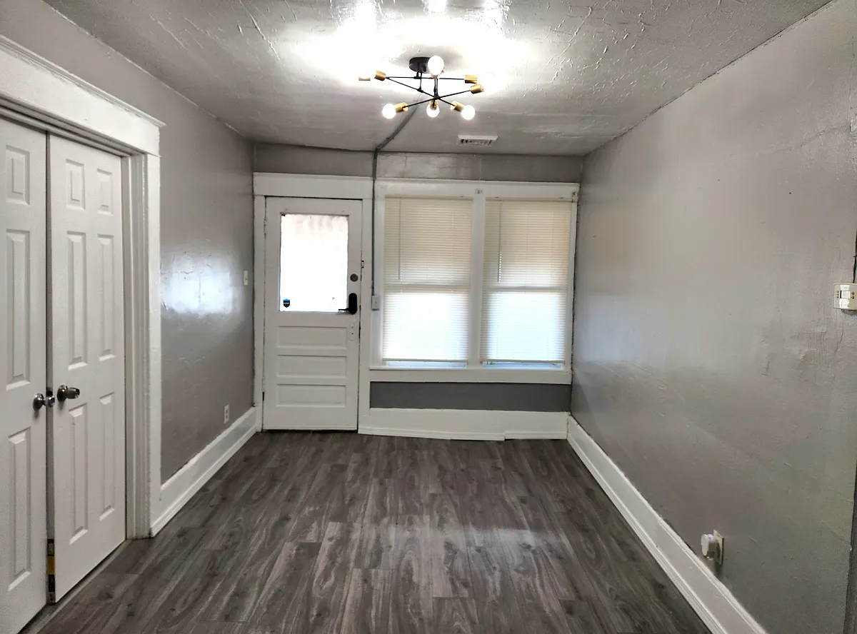 Building Photo - 409 Oak Hill Ave #3