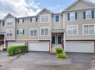 554 Declaration Ln, Aurora, IL 60502