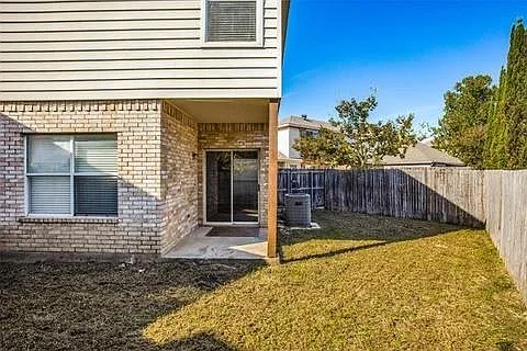 3 bed, 2.5 bath, 1183 sqft, $1,895 — Photo 2