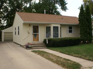 816 7th Ave NE, Aberdeen, SD 57401