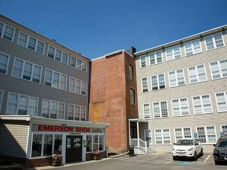 Emerson Shoe Lofts — Photo 11