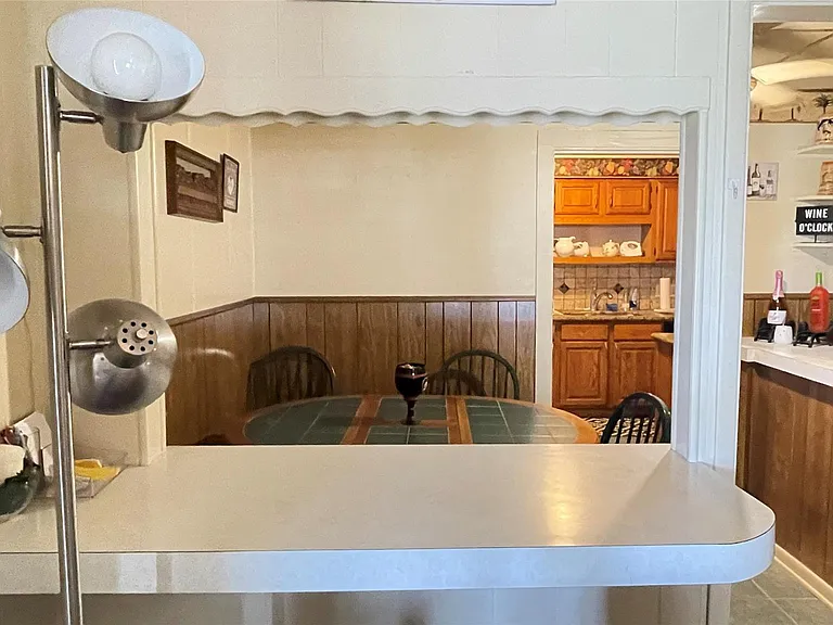 17 Manor Way — Photo 10