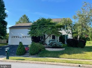 9 Rim View Ln, Shillington, PA 19607