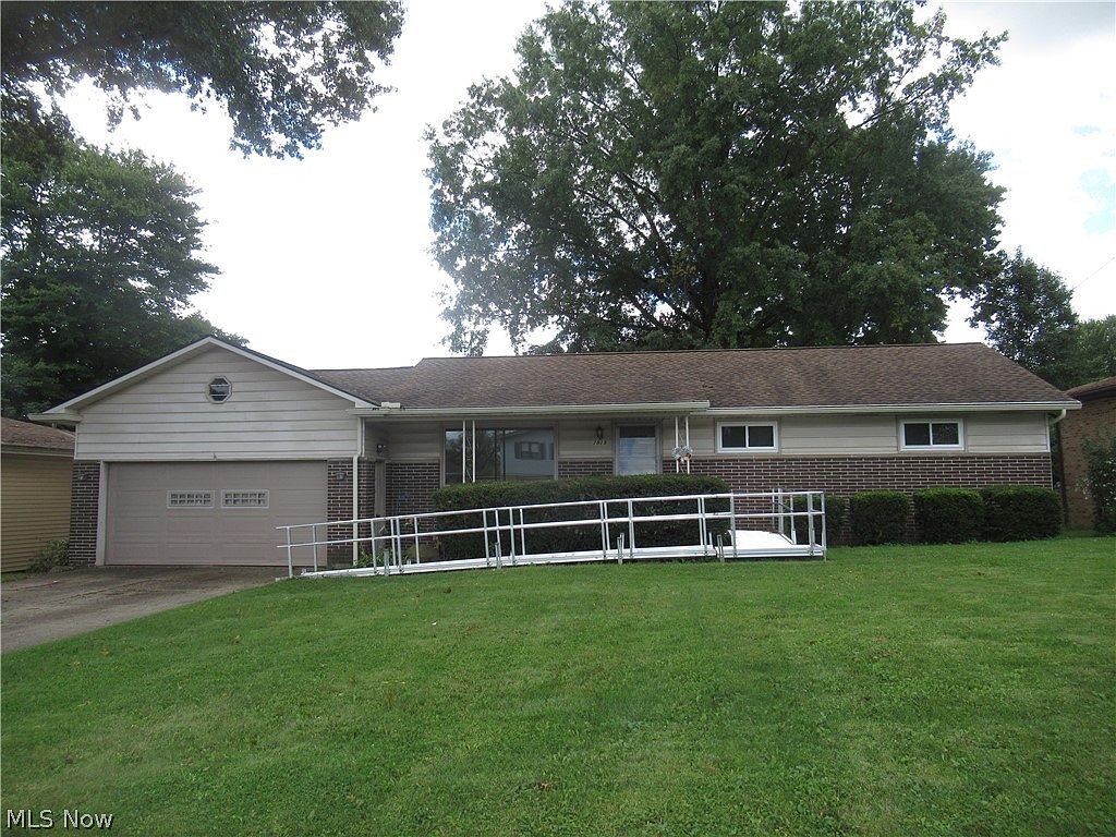 2823 Bears Den Ct, Youngstown, OH 44511 Zillow