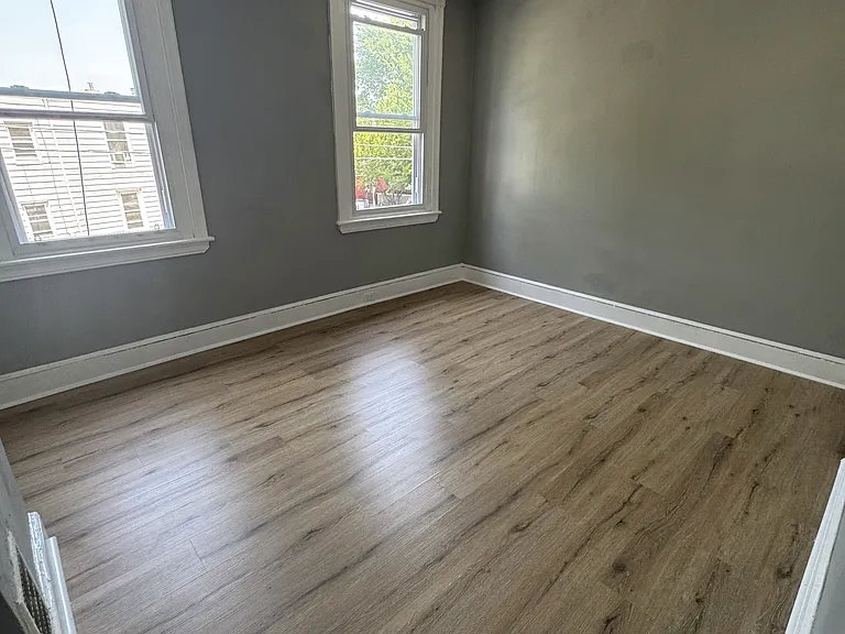 4540 Linmore Ave — Photo 4