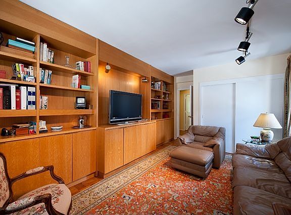 5th image of 415 E 52nd St APT 7LC
