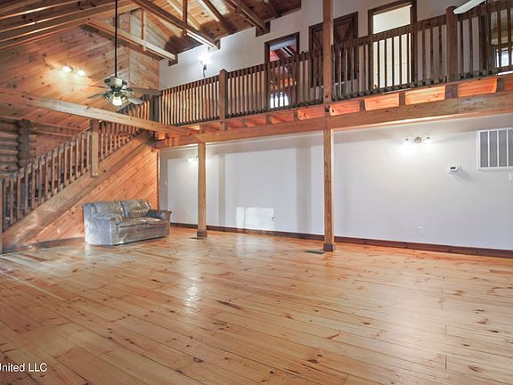 5th image of 17542 Jones Ln